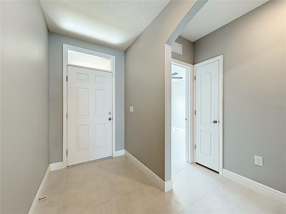For Rent: $1,900 (3 beds, 2 baths, 1690 Square Feet)