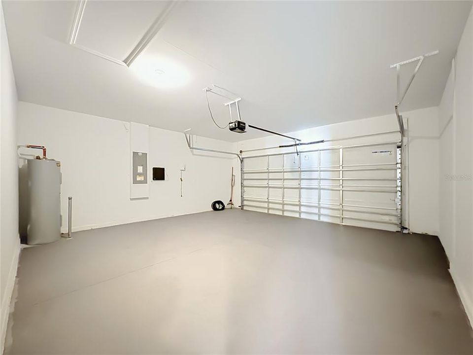 For Rent: $1,900 (3 beds, 2 baths, 1690 Square Feet)