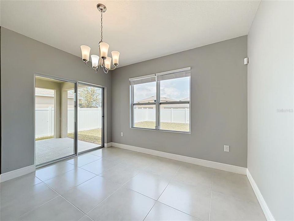 For Rent: $1,900 (3 beds, 2 baths, 1690 Square Feet)