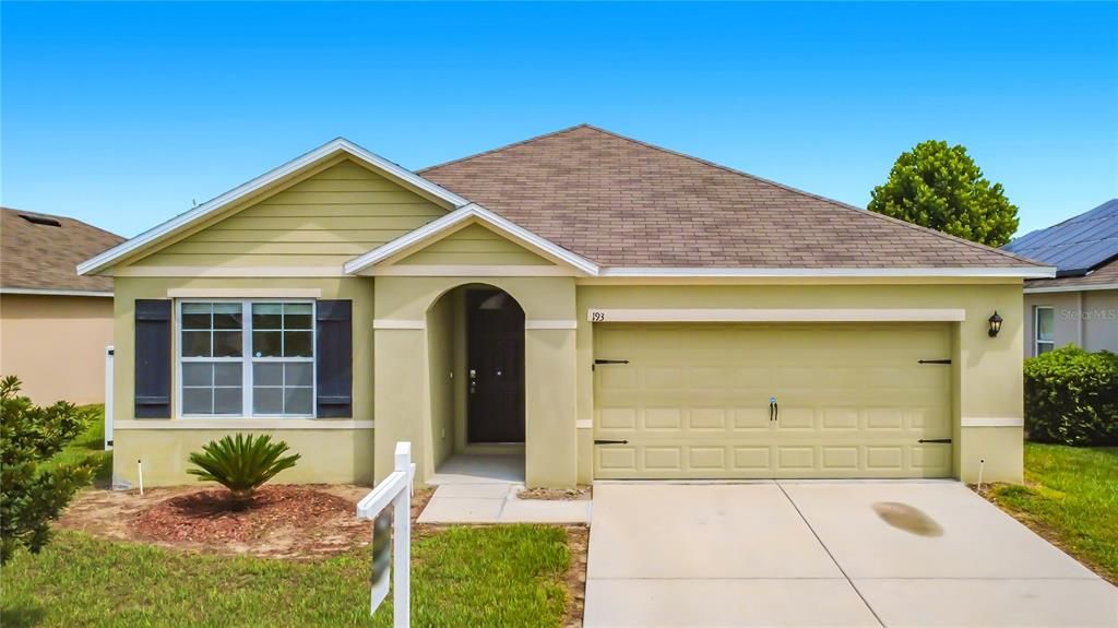 For Rent: $1,900 (3 beds, 2 baths, 1690 Square Feet)