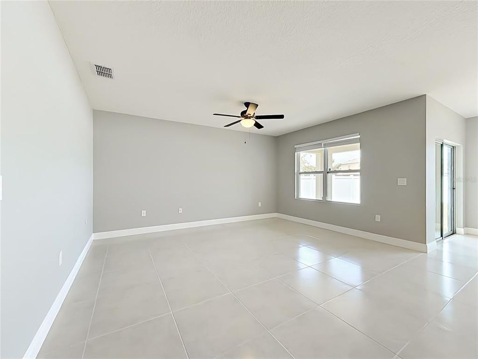 For Rent: $1,900 (3 beds, 2 baths, 1690 Square Feet)