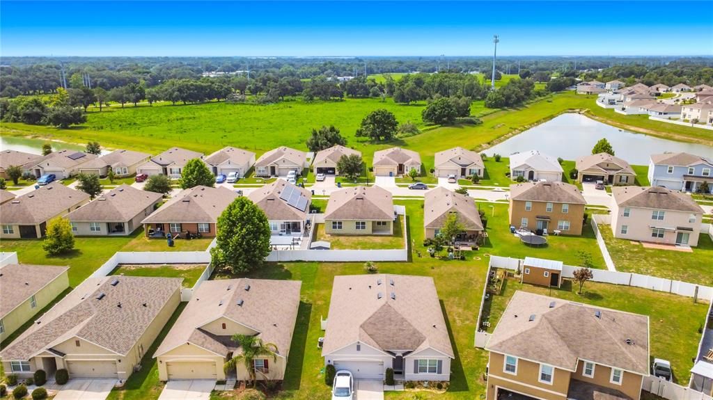 For Rent: $1,900 (3 beds, 2 baths, 1690 Square Feet)