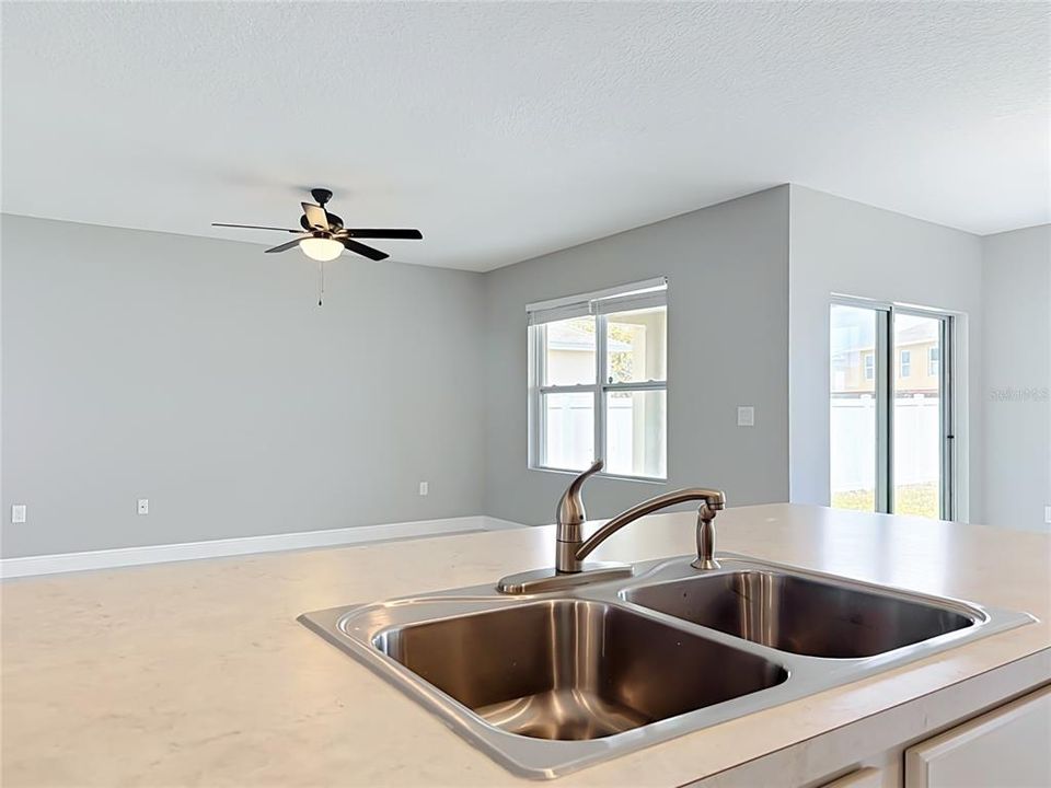 For Rent: $1,900 (3 beds, 2 baths, 1690 Square Feet)