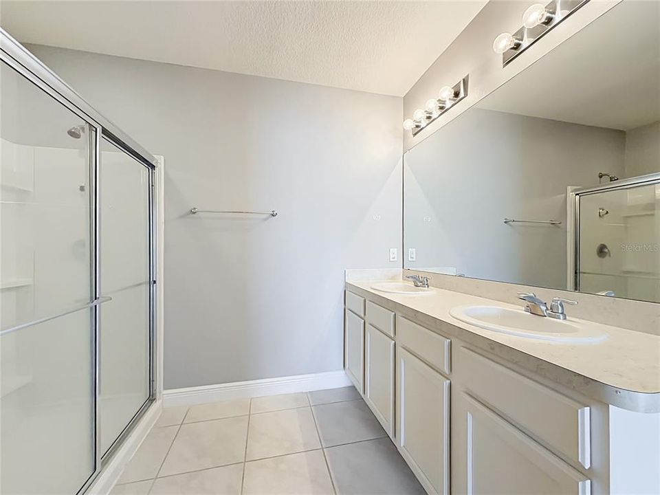 For Rent: $1,900 (3 beds, 2 baths, 1690 Square Feet)
