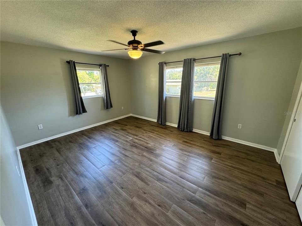 В аренду: $1,600 (2 спален, 1 ванн, 1060 Квадратных фут)
