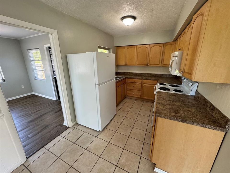 В аренду: $1,600 (2 спален, 1 ванн, 1060 Квадратных фут)