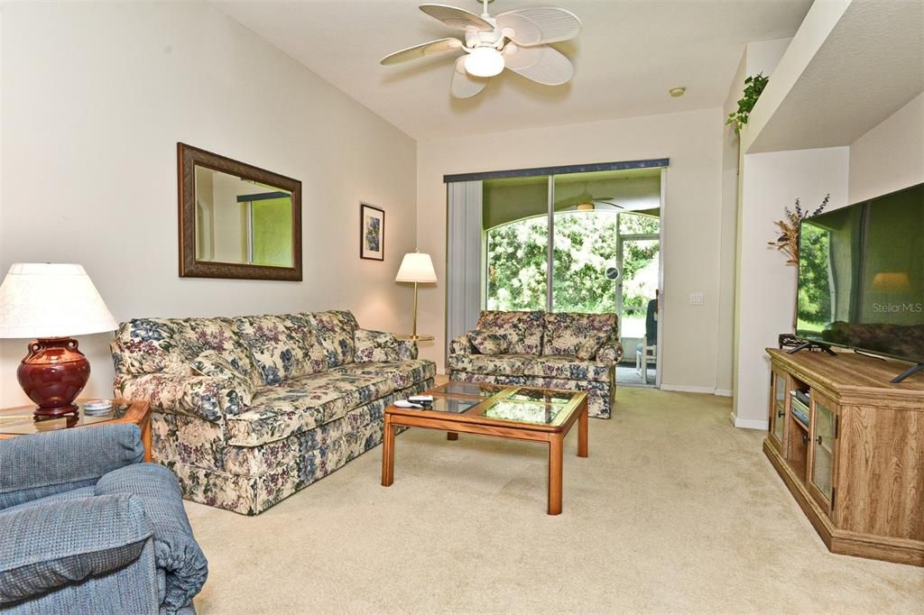 For Sale: $325,000 (2 beds, 2 baths, 1512 Square Feet)