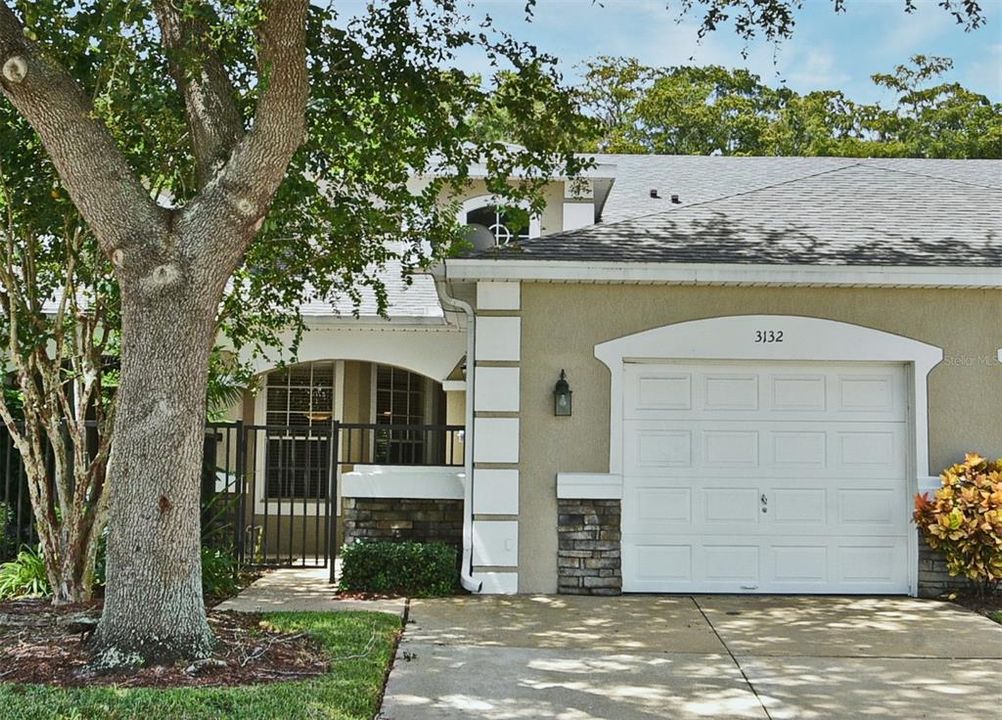 For Sale: $325,000 (2 beds, 2 baths, 1512 Square Feet)