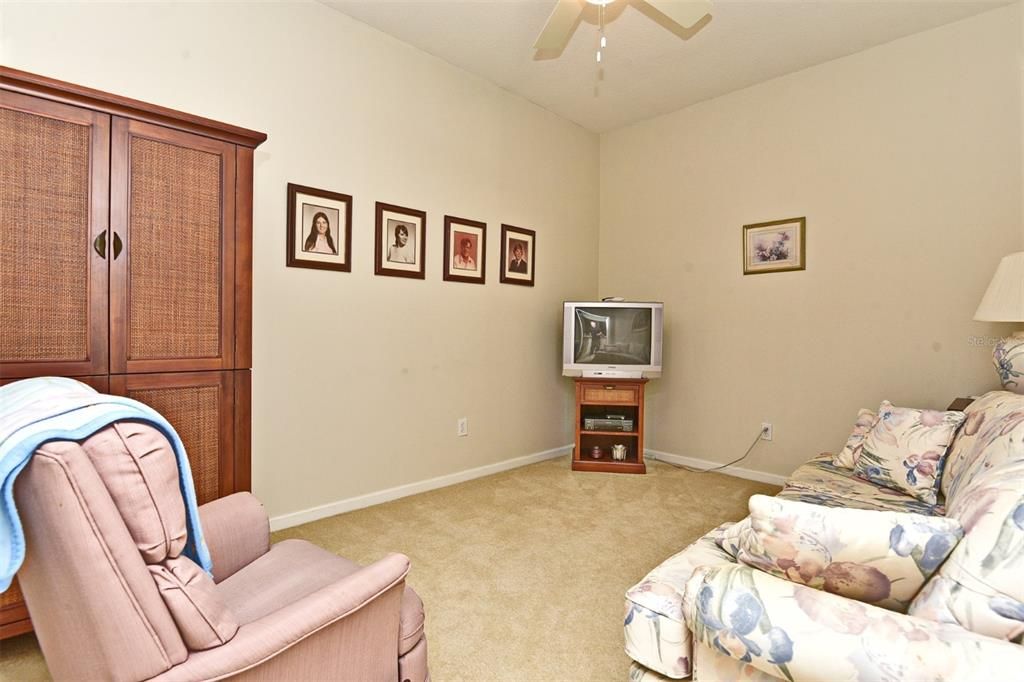 For Sale: $325,000 (2 beds, 2 baths, 1512 Square Feet)