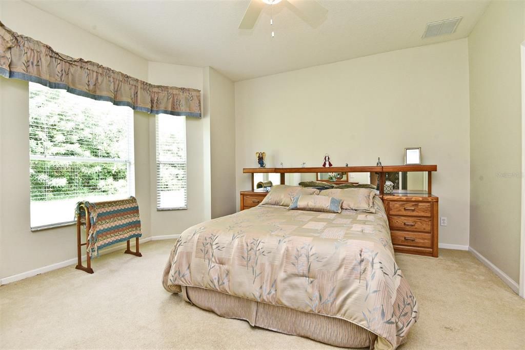 For Sale: $325,000 (2 beds, 2 baths, 1512 Square Feet)