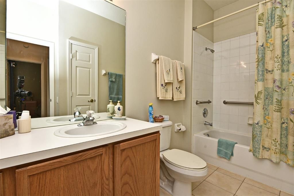 For Sale: $325,000 (2 beds, 2 baths, 1512 Square Feet)