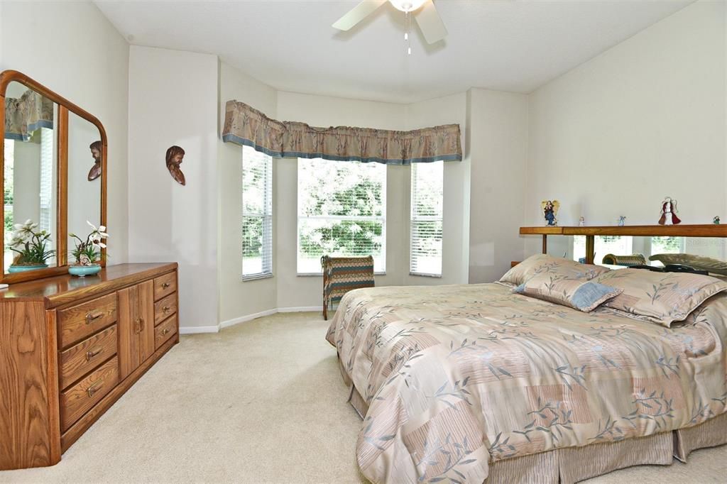 For Sale: $325,000 (2 beds, 2 baths, 1512 Square Feet)