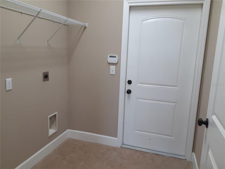 For Rent: $1,950 (3 beds, 2 baths, 1804 Square Feet)