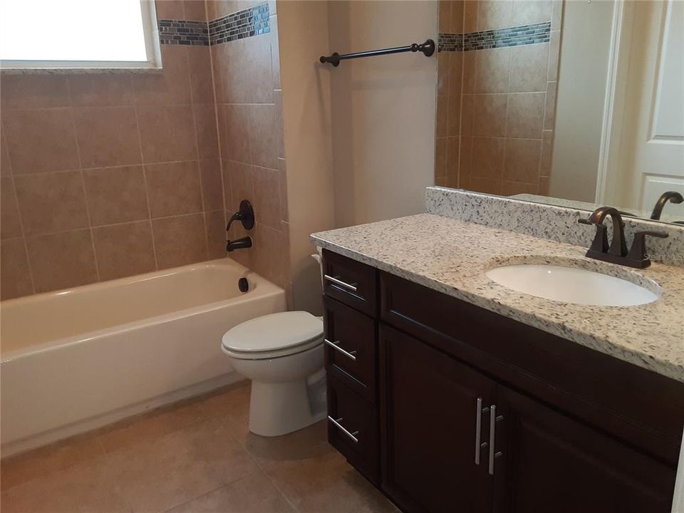 For Rent: $1,950 (3 beds, 2 baths, 1804 Square Feet)