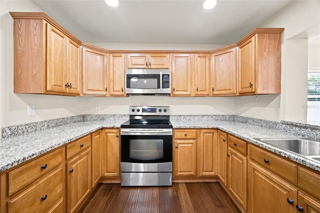 En Venta: $349,900 (4 camas, 2 baños, 1604 Pies cuadrados)