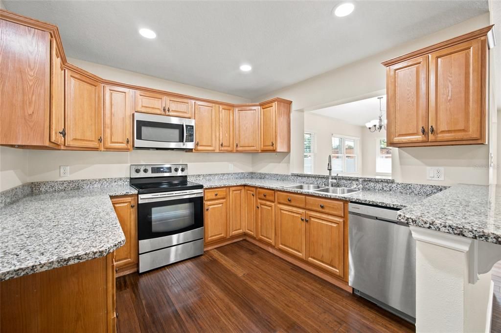 En Venta: $349,900 (4 camas, 2 baños, 1604 Pies cuadrados)