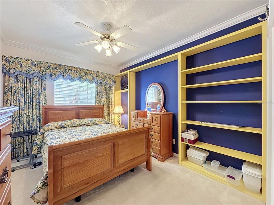 For Sale: $359,000 (2 beds, 2 baths, 1975 Square Feet)