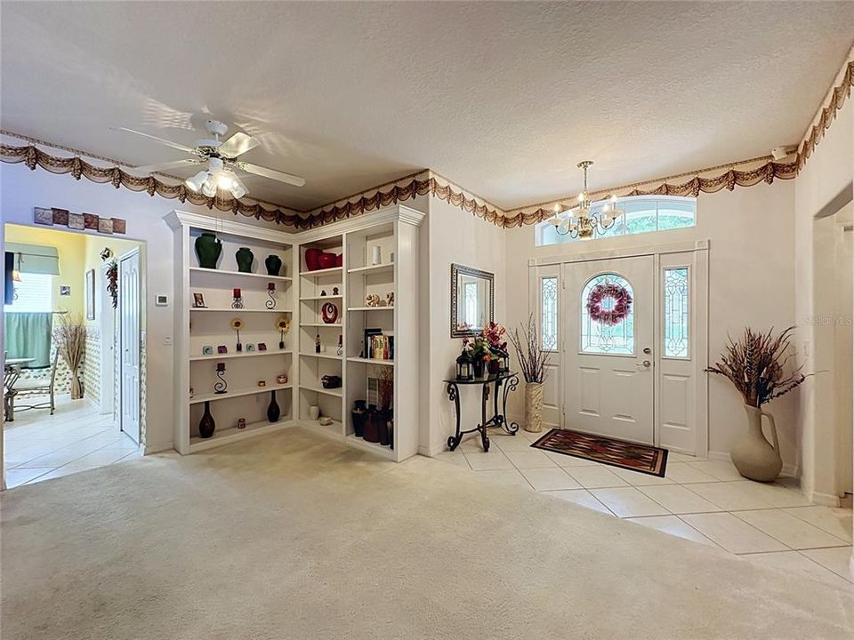 For Sale: $359,000 (2 beds, 2 baths, 1975 Square Feet)