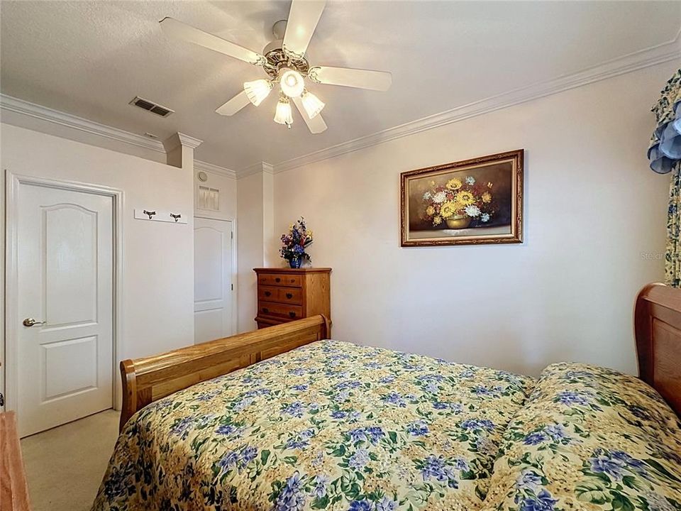 For Sale: $359,000 (2 beds, 2 baths, 1975 Square Feet)