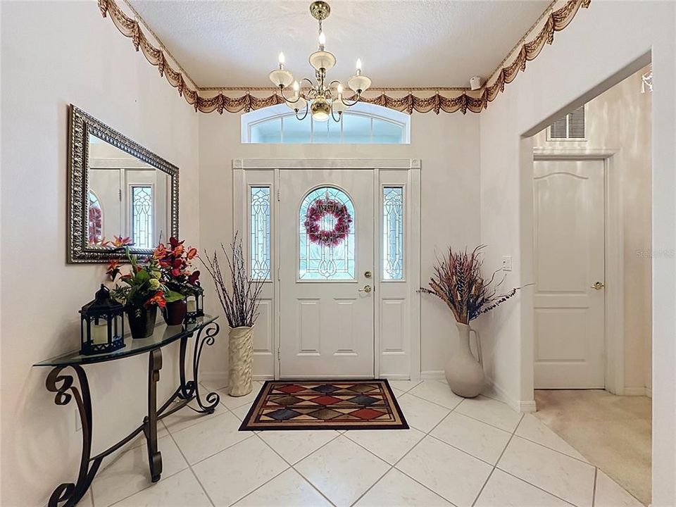 For Sale: $359,000 (2 beds, 2 baths, 1975 Square Feet)