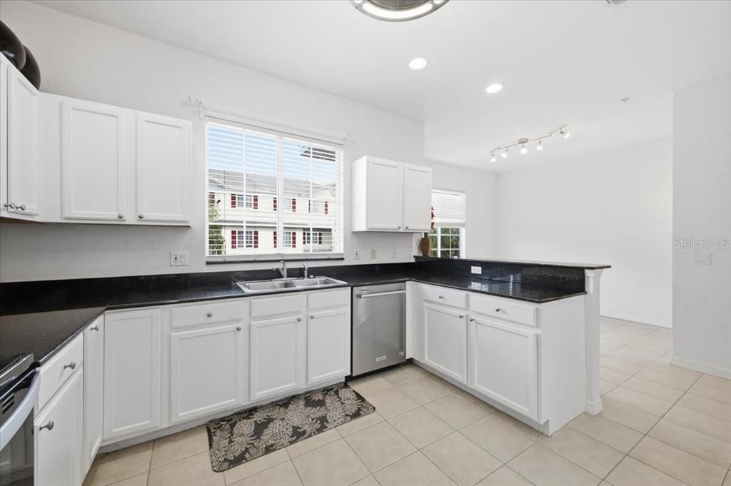 For Sale: $318,000 (4 beds, 3 baths, 2604 Square Feet)