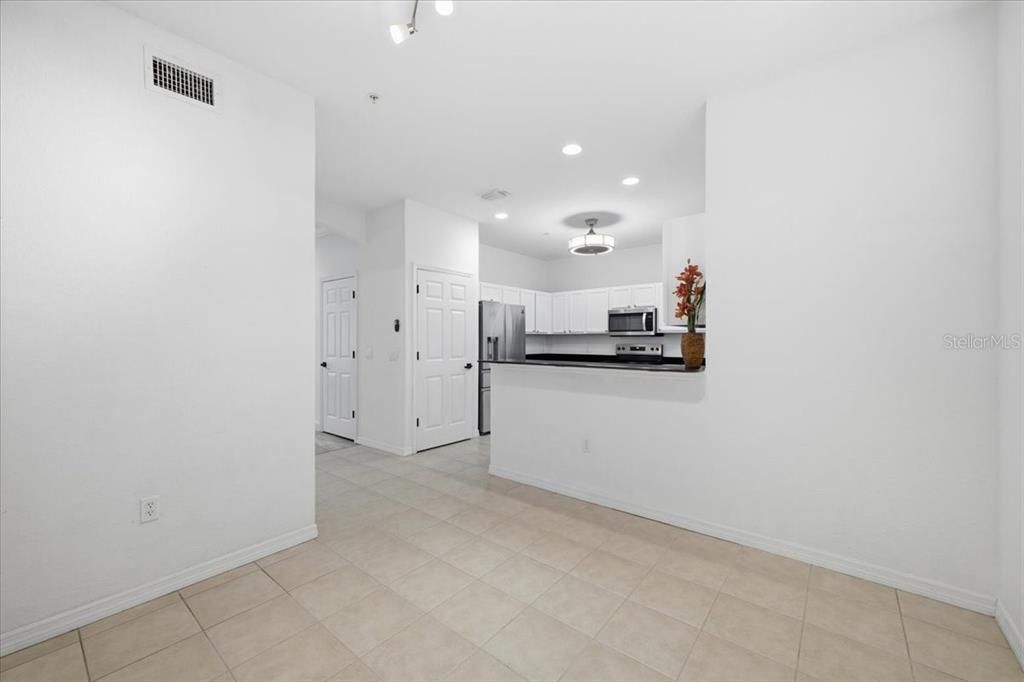 For Sale: $318,000 (4 beds, 3 baths, 2604 Square Feet)