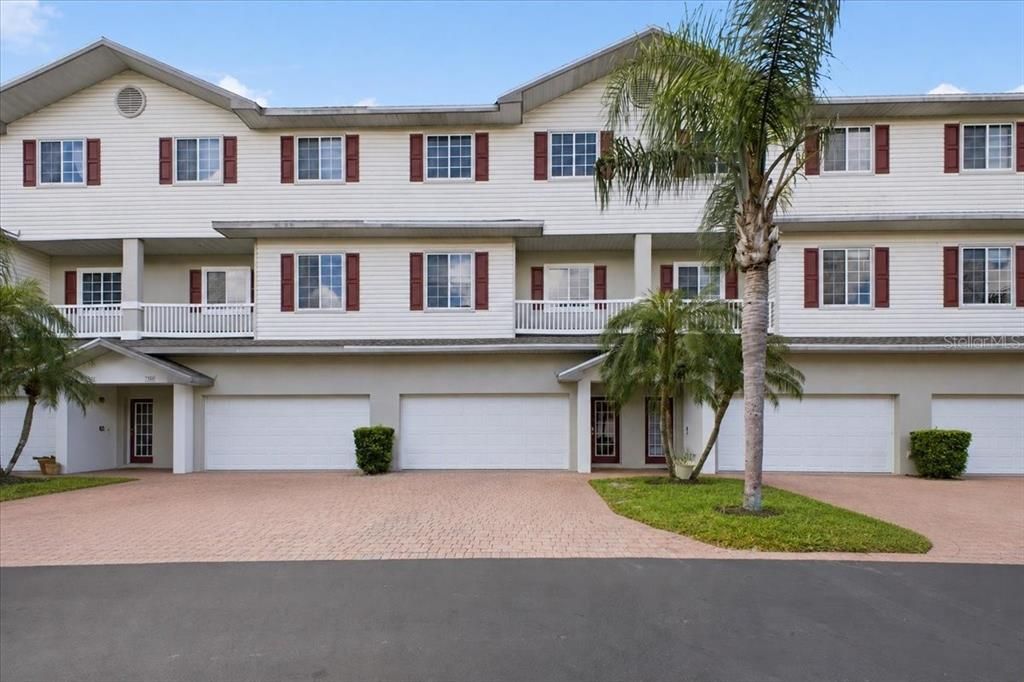 For Sale: $318,000 (4 beds, 3 baths, 2604 Square Feet)