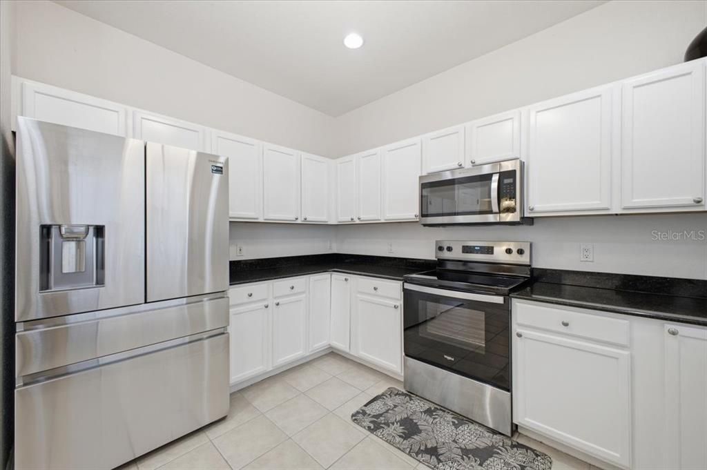 For Sale: $318,000 (4 beds, 3 baths, 2604 Square Feet)