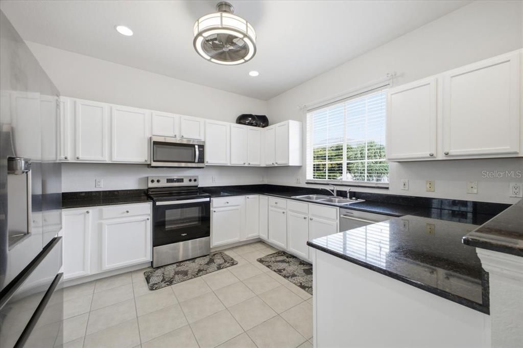 For Sale: $318,000 (4 beds, 3 baths, 2604 Square Feet)