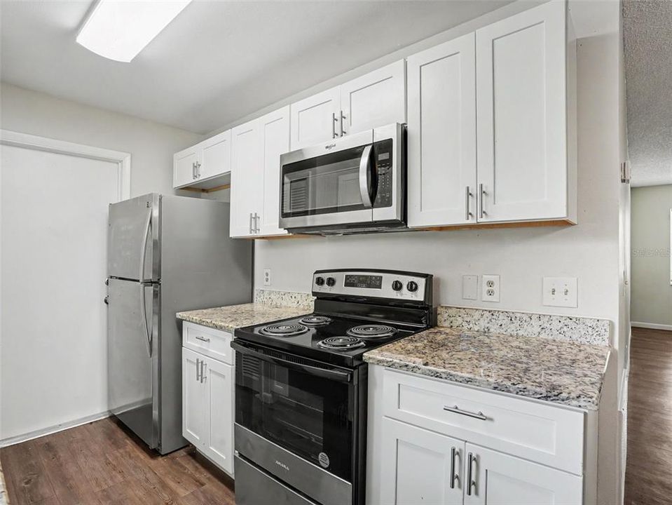 На продажу: $259,900 (3 спален, 2 ванн, 1406 Квадратных фут)