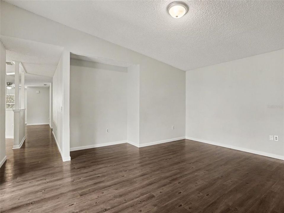 На продажу: $259,900 (3 спален, 2 ванн, 1406 Квадратных фут)