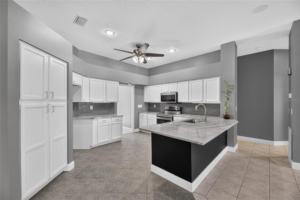 For Sale: $489,900 (4 beds, 2 baths, 2183 Square Feet)