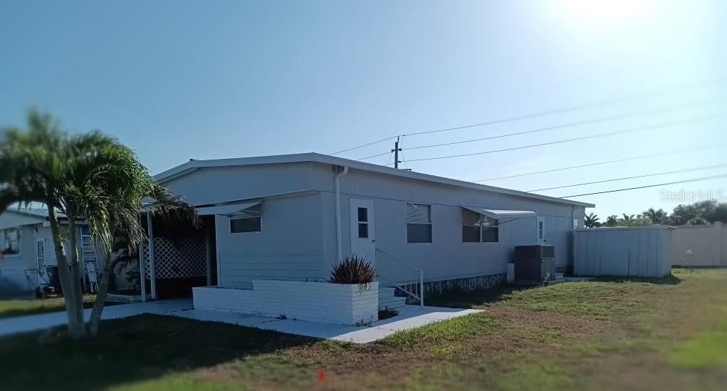 For Sale: $90,000 (2 beds, 1 baths, 672 Square Feet)