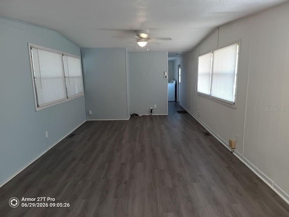 For Sale: $90,000 (2 beds, 1 baths, 672 Square Feet)