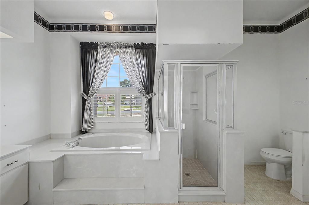 En Venta: $335,000 (3 camas, 2 baños, 1825 Pies cuadrados)
