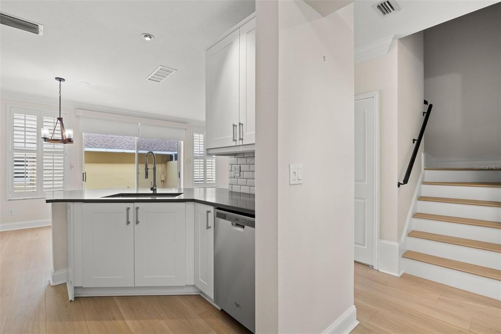 Activo con contrato: $435,000 (2 camas, 2 baños, 1276 Pies cuadrados)