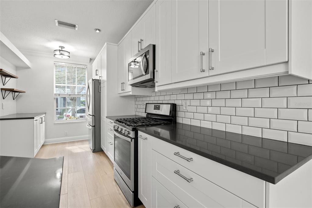 Activo con contrato: $435,000 (2 camas, 2 baños, 1276 Pies cuadrados)