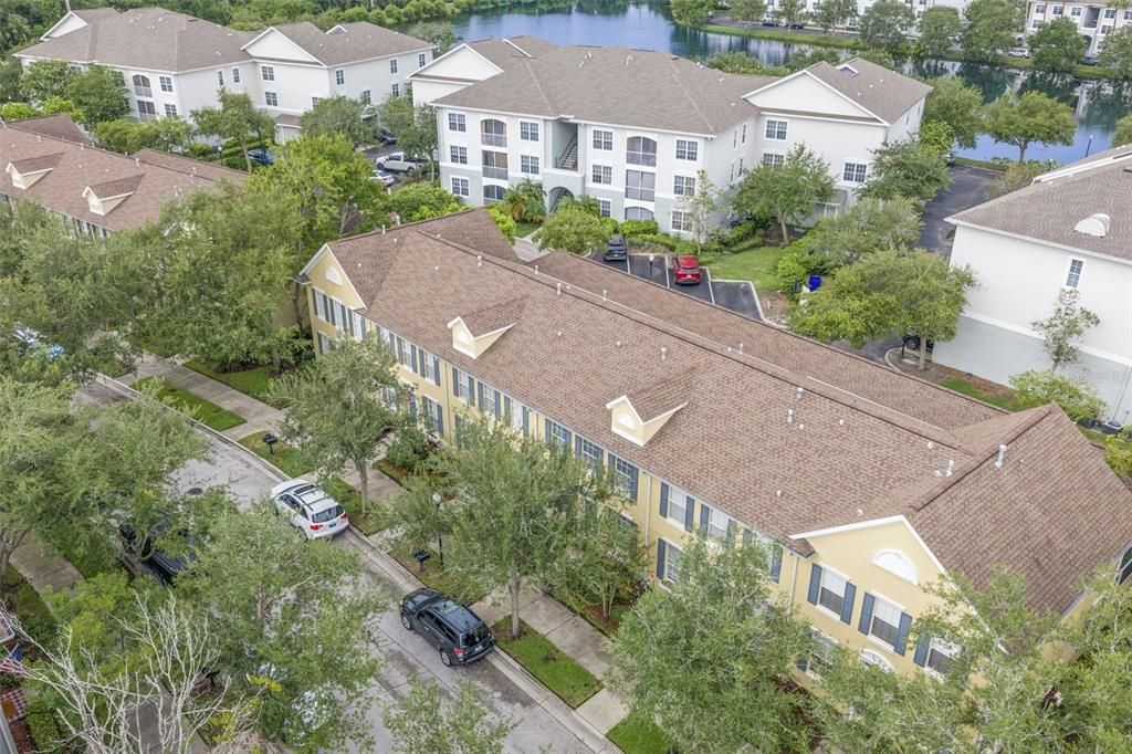 Activo con contrato: $435,000 (2 camas, 2 baños, 1276 Pies cuadrados)