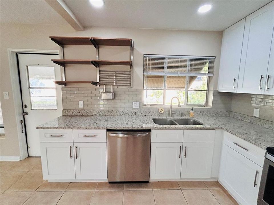 For Rent: $2,250 (3 beds, 2 baths, 1450 Square Feet)