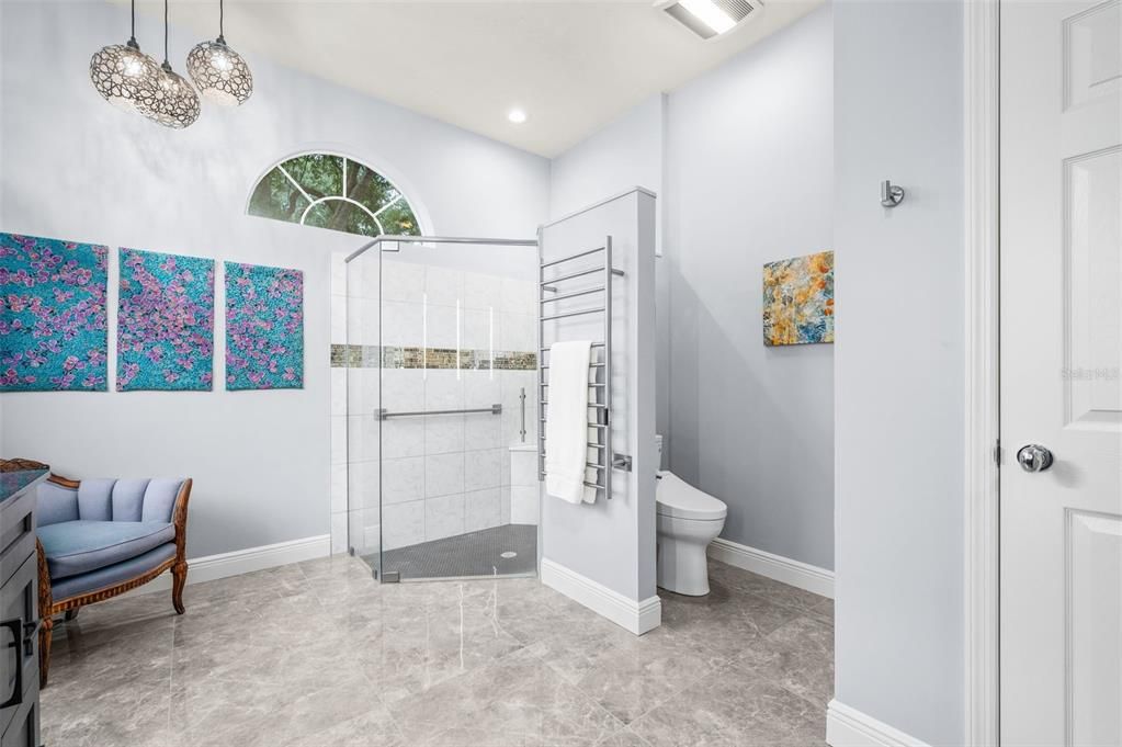 En Venta: $835,000 (4 camas, 3 baños, 2990 Pies cuadrados)