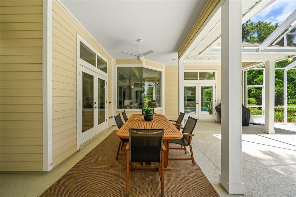 En Venta: $835,000 (4 camas, 3 baños, 2990 Pies cuadrados)