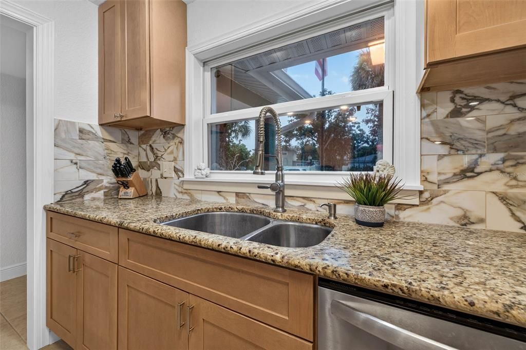 На продажу: $499,000 (4 спален, 3 ванн, 1788 Квадратных фут)