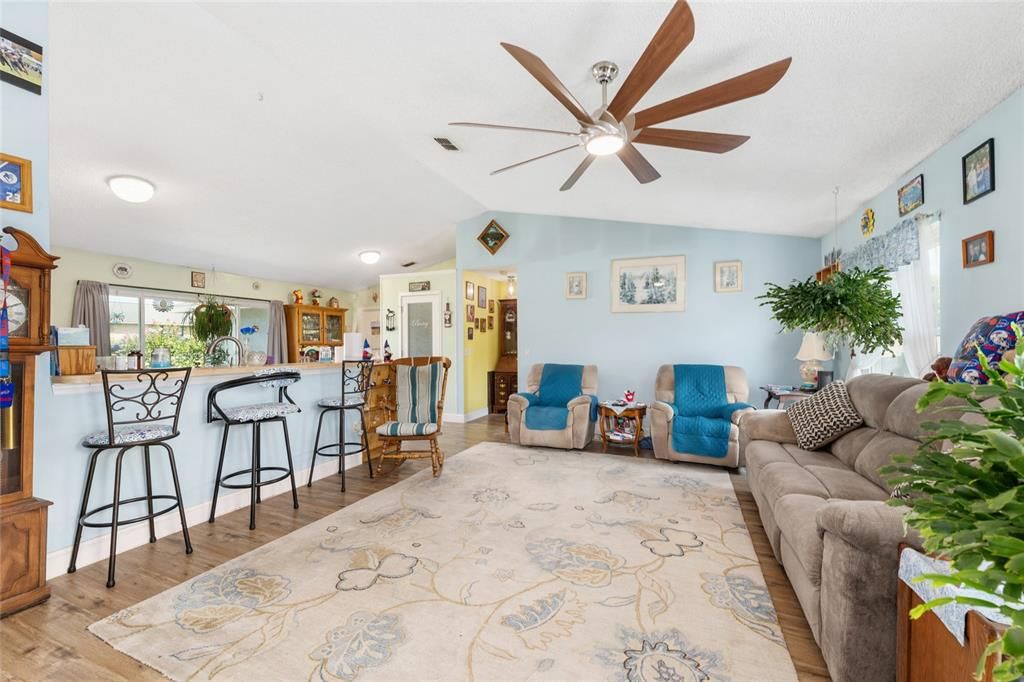 For Sale: $235,000 (3 beds, 2 baths, 1342 Square Feet)