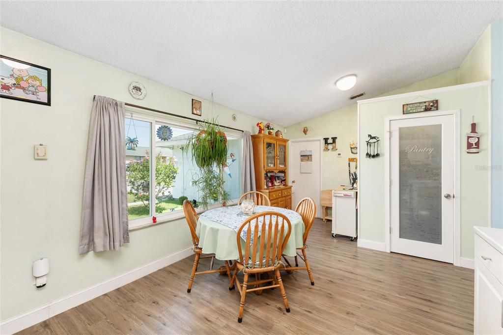 For Sale: $235,000 (3 beds, 2 baths, 1342 Square Feet)