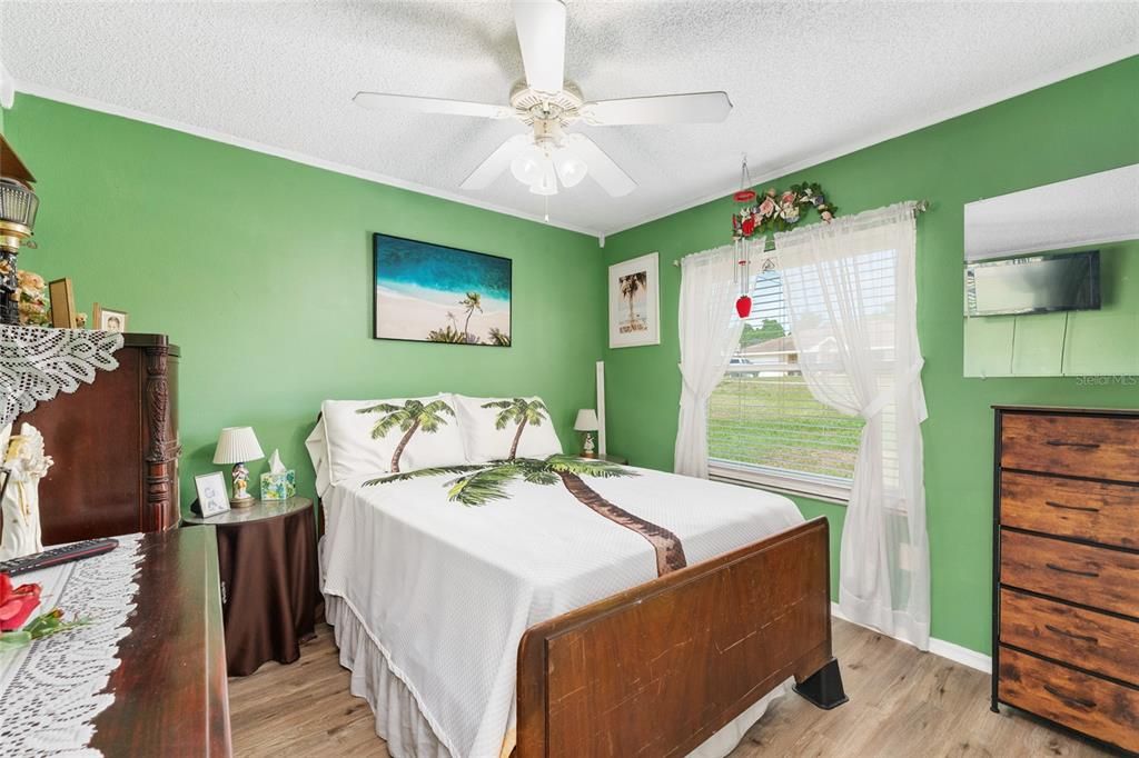 For Sale: $235,000 (3 beds, 2 baths, 1342 Square Feet)