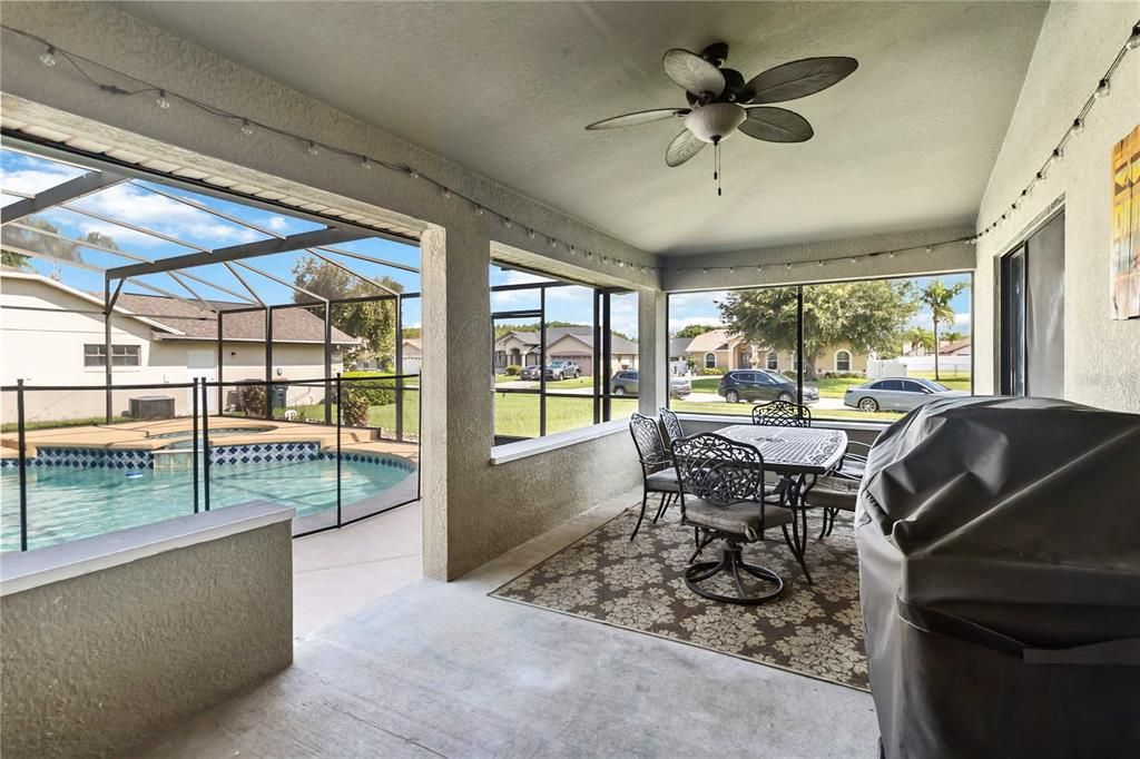 For Sale: $445,000 (4 beds, 3 baths, 1996 Square Feet)