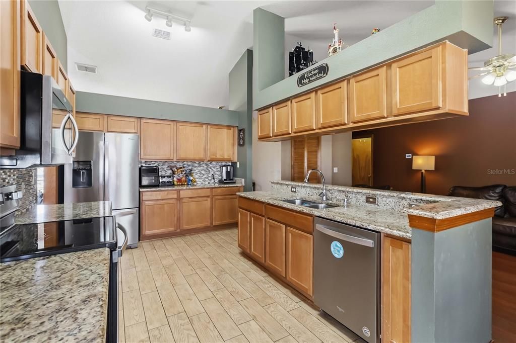For Sale: $445,000 (4 beds, 3 baths, 1996 Square Feet)