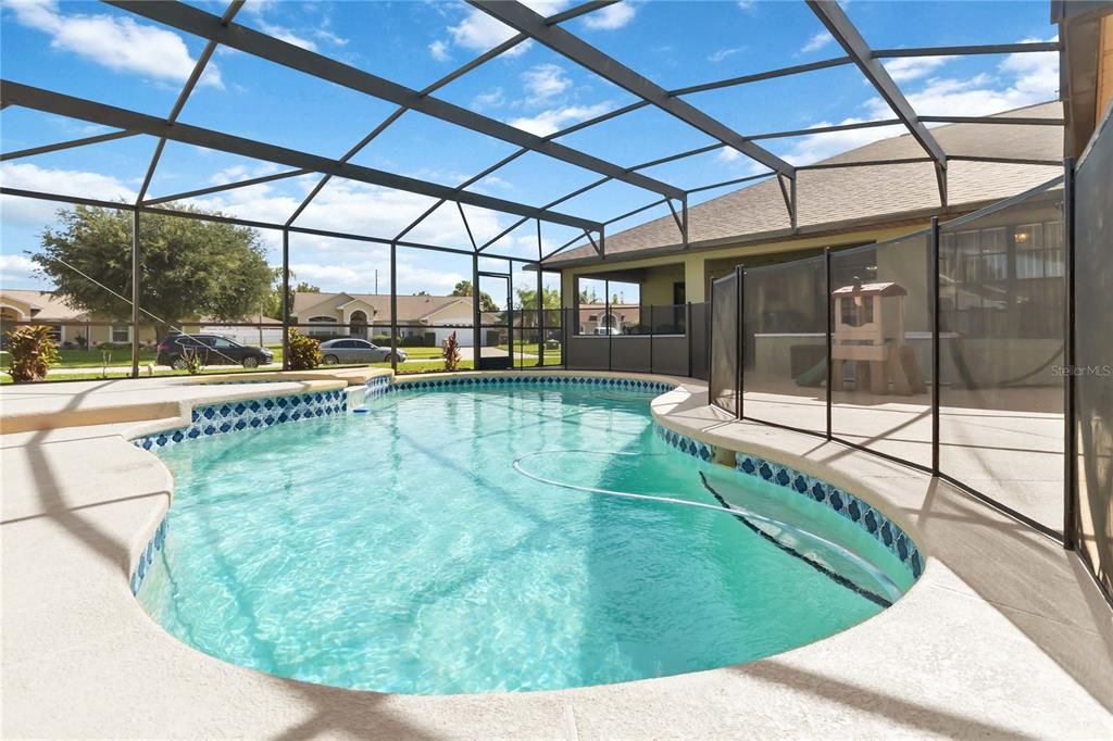 For Sale: $445,000 (4 beds, 3 baths, 1996 Square Feet)