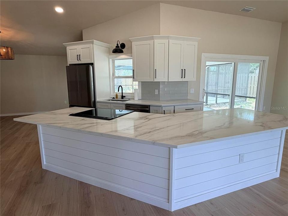 For Sale: $594,900 (3 beds, 2 baths, 1424 Square Feet)
