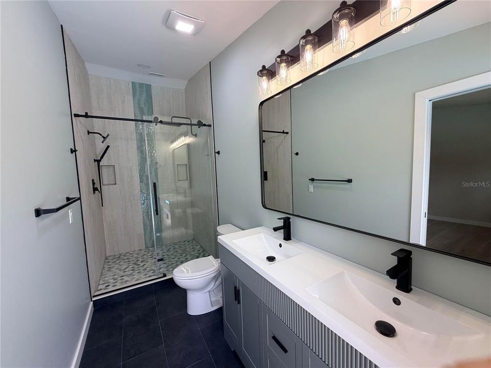 For Sale: $594,900 (3 beds, 2 baths, 1424 Square Feet)